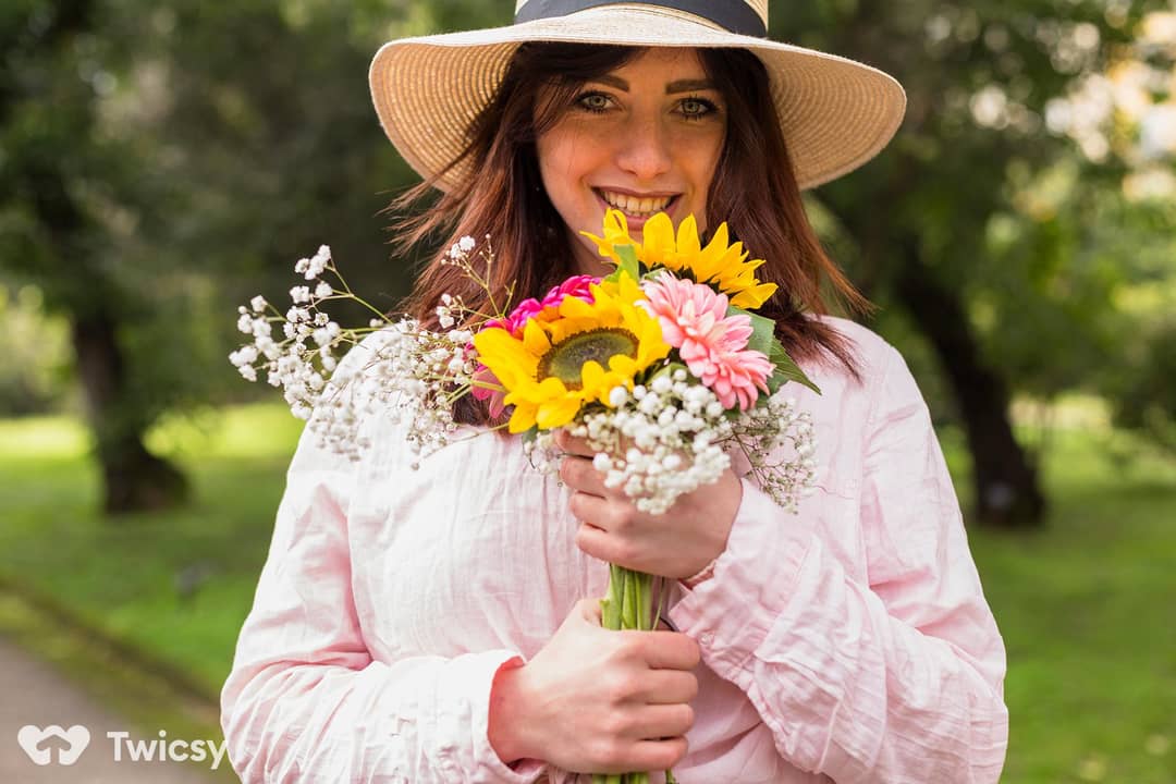 How to Write Beautiful Instagram Captions About Flowers
