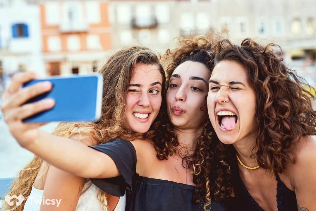 NoCap Captions for Instagram About Friendship